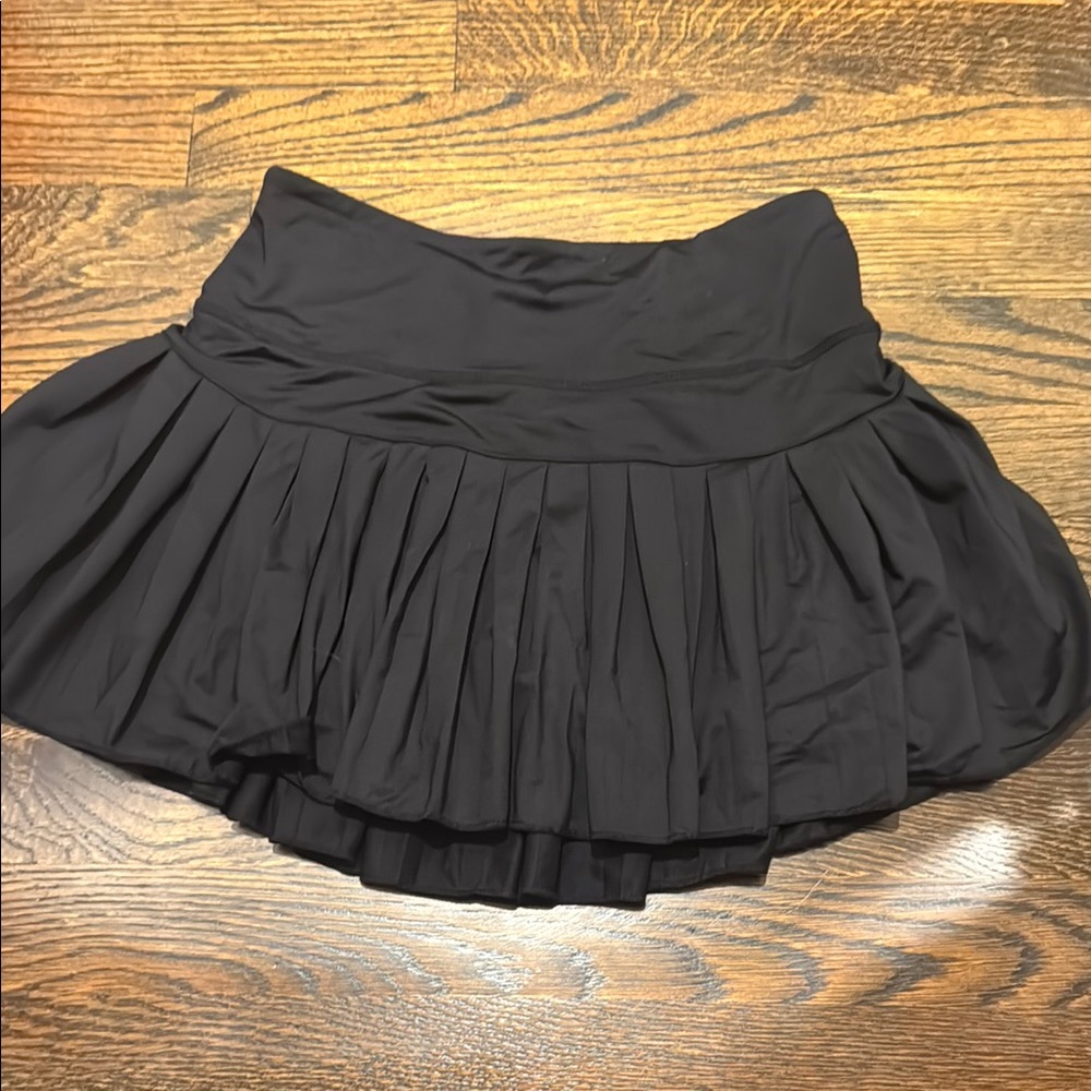 Gold Hinge Black Pleated Skirt